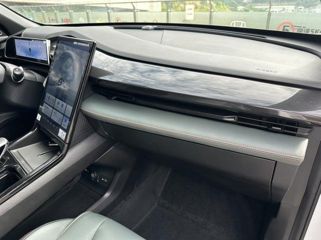 Geely Atlas thumbnail 31