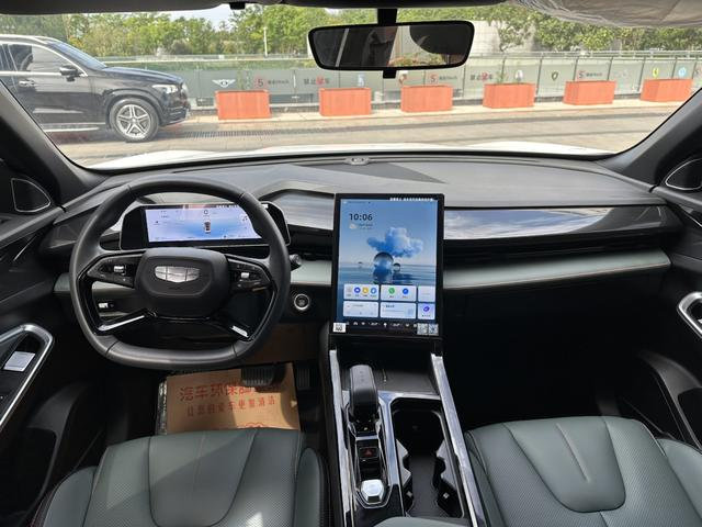 Geely Atlas thumbnail 4