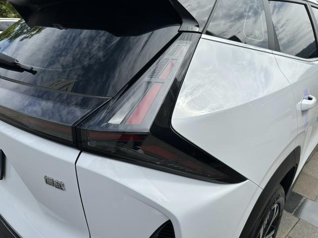 Geely Atlas thumbnail 23