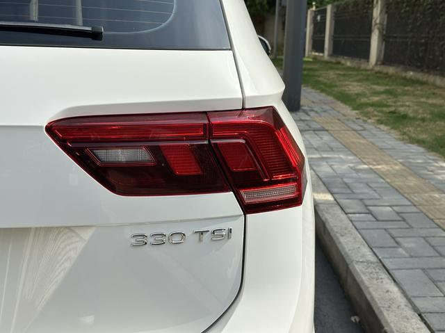 Volkswagen Tiguan L thumbnail 12