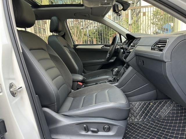 Volkswagen Tiguan L thumbnail 9