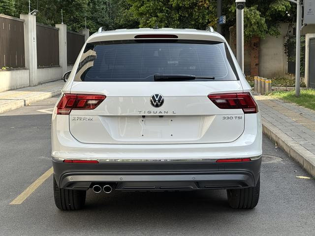 Volkswagen Tiguan L thumbnail 8