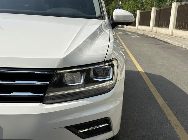 Volkswagen Tiguan L thumbnail 16
