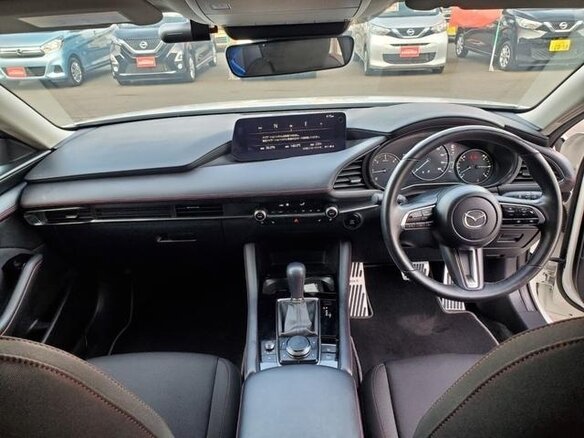 Mazda 3 thumbnail 6