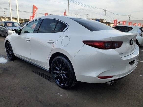 Mazda 3 thumbnail 7