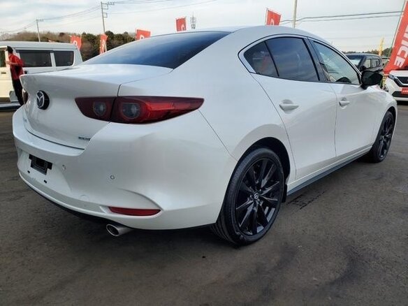Mazda 3 thumbnail 9